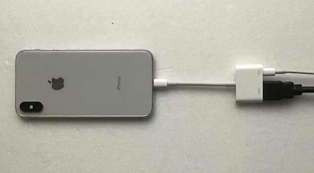 Connect Lightning AV adapter to iPhone